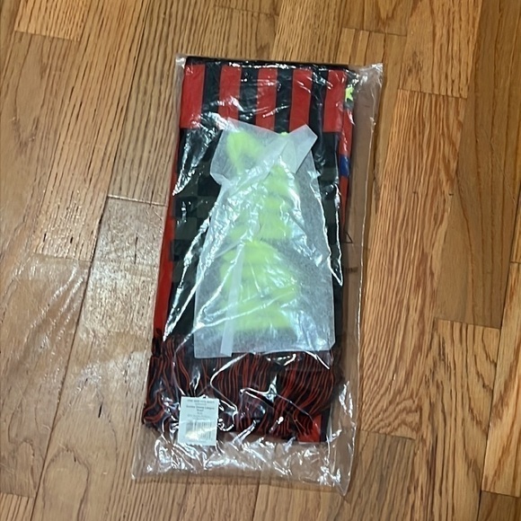 Zumba Dance League Scarf (knit) NWT - Picture 6 of 10